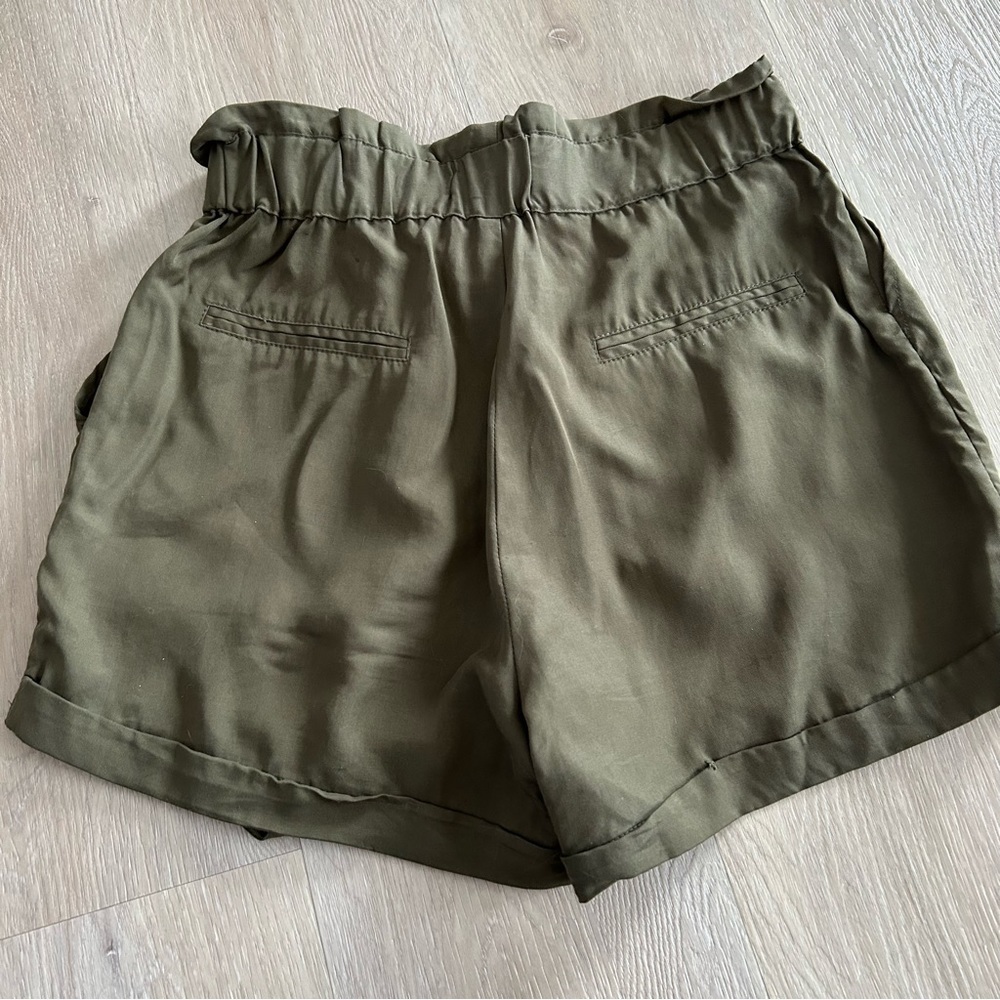 Twik green shorts flowy with tie  100% Lyocell - Picture 6 of 11